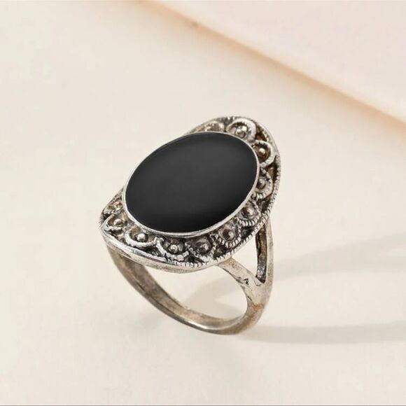 NEW Large Antiqued Silver Black Stone Ring - Picture 3 of 3